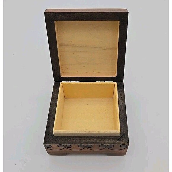 Hand Carved Wooden Trinket Box Hearts Design Rustic 3x3in Vintage Keepsake - Picture 7 of 8